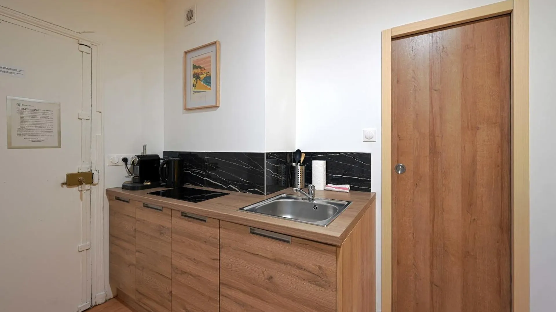 Modern Bright And Fully Renovated Apartment Paris